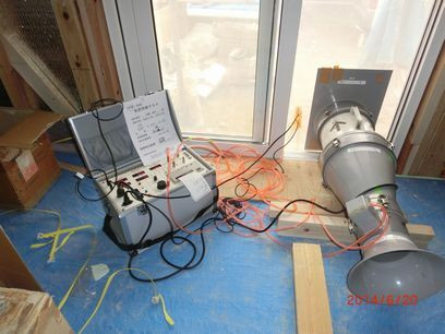エアロックでは全棟実施（気密測定）