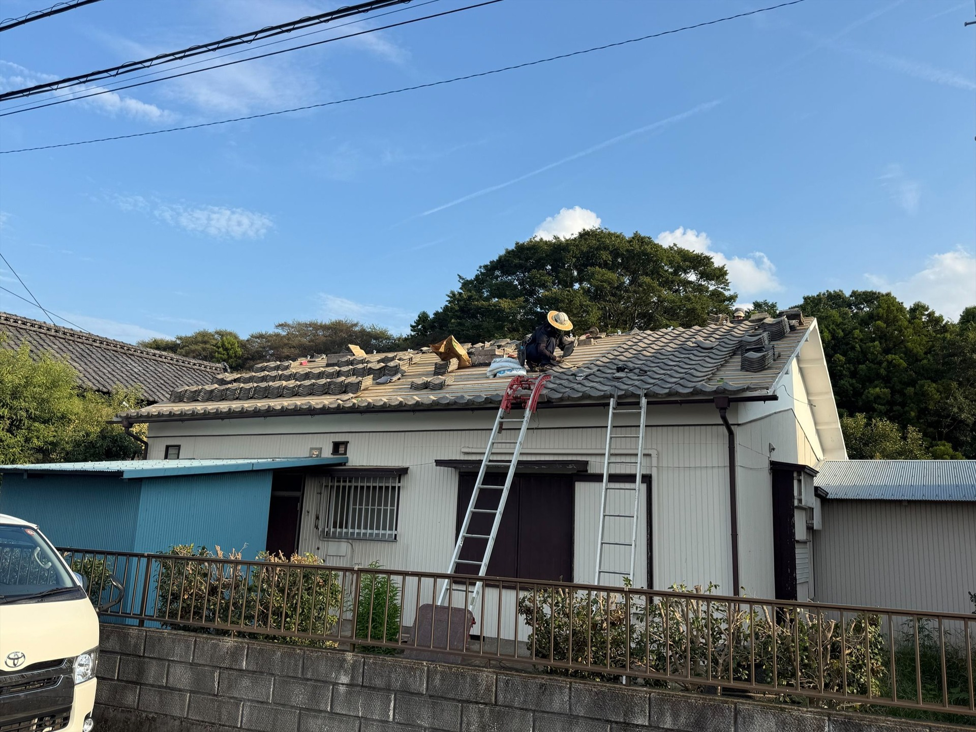🏠✨熊谷市で55年の歴史を持つ住宅の屋根をリフォームしました...