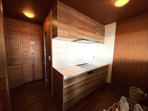 ✨🏠 キッチンの新しいスタイルをご紹介！マンション住まいの方...