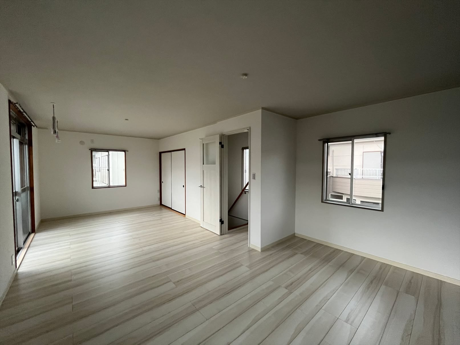 🏡✨ 家の心臓部と言われるキッチンを、もっと素敵に変えてみま...