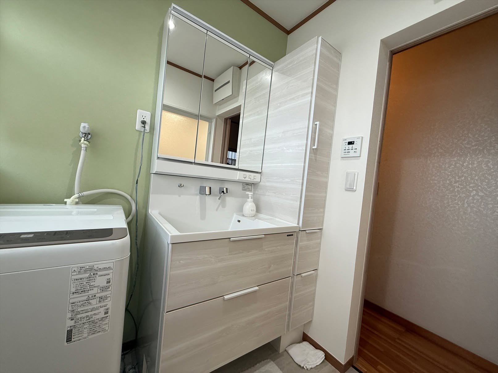 新しいお風呂と洗面所のリフォームが完了しました✨ 今回の特長...