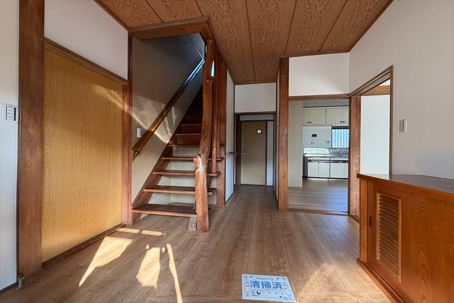 和室を洋風へと大胆に変身させ、DKとつなげた広々LDKリフォ...